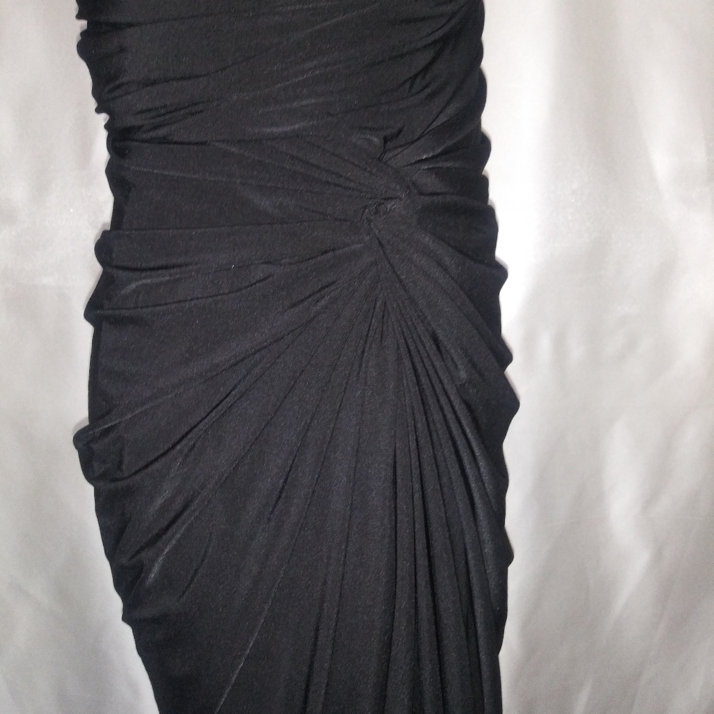 Tadashi Shoji black one shoulder draped evening gown size XL